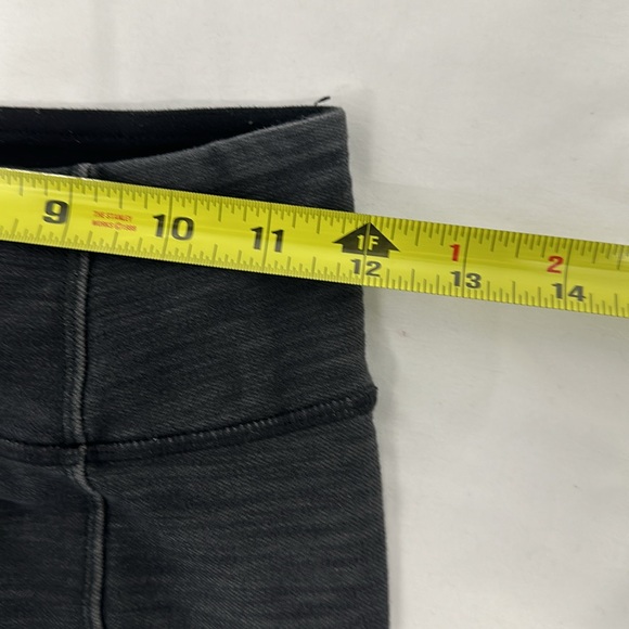 Lululemon Dressage Pant. Size 4 - Picture 6 of 9